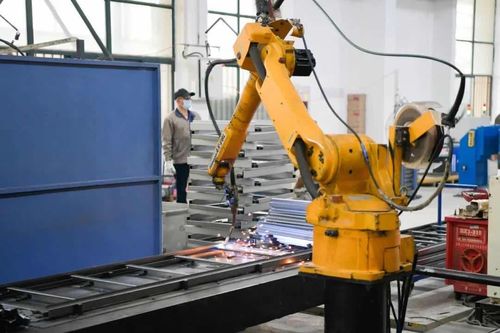 江寧節日不打烊，企業生產加速跑——高效廣告設計助力品牌騰飛